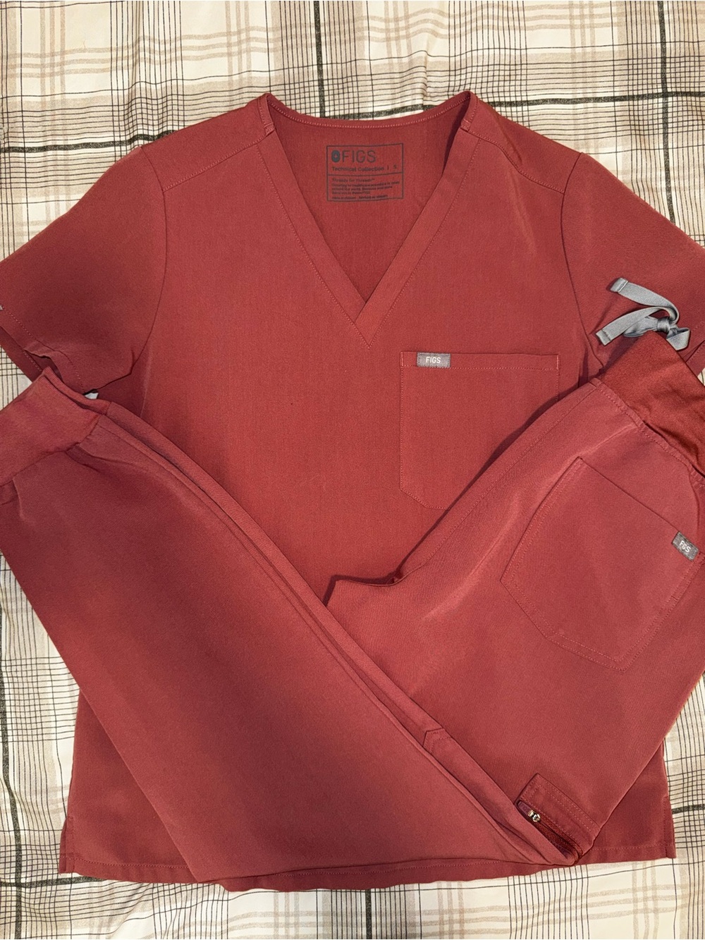 FIGS  women  V-Neck Sweater Top in Brick Red